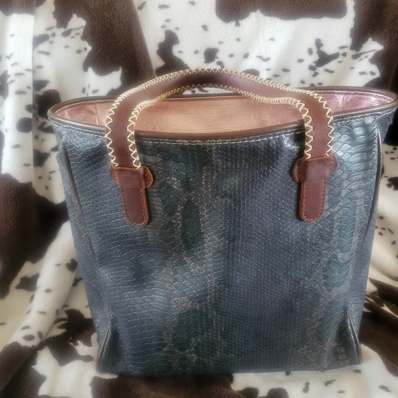 Consuela Rattler Classic Tote In Excellent Condition. Perfect Sz for Everyday! - Picture 2 of 5